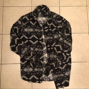 American Eagle Men’s tribal print flannel size L